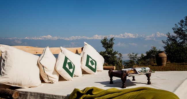 Experience Luxury with Himalaya backdrop with Bold Himalaya