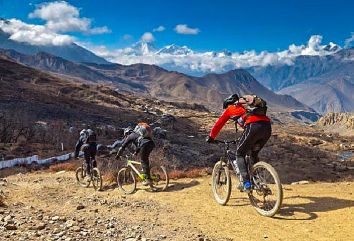 Annapurna Circuit Mountain Biking Trip