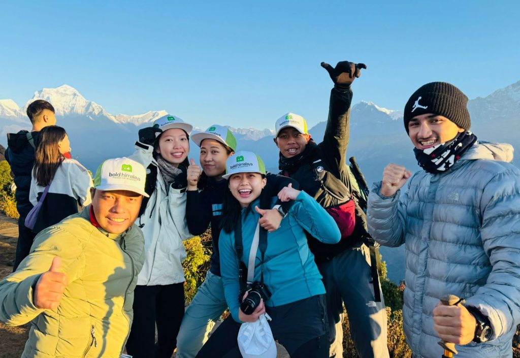 Ghorepani Poon Hill trek – a beginner-friendly trekking route in Nepal with panoramic sunrise views of the Annapurna Himalayas.