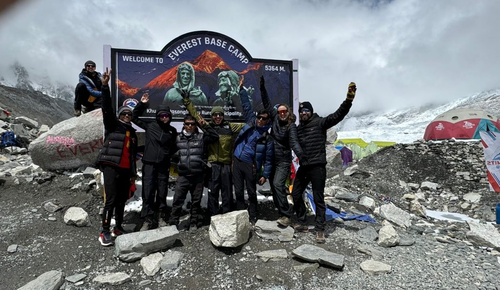 Reaching Everest Base Camp: A Trekkerās Dream at 5,364m