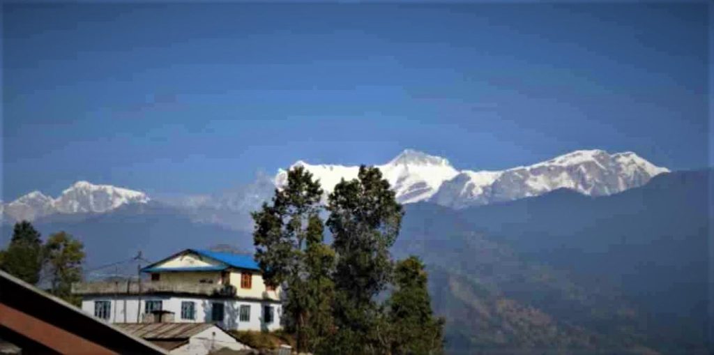 Royal Trek in Nepal, a short and beginner-friendly trek with stunning mountain views and traditional villages.